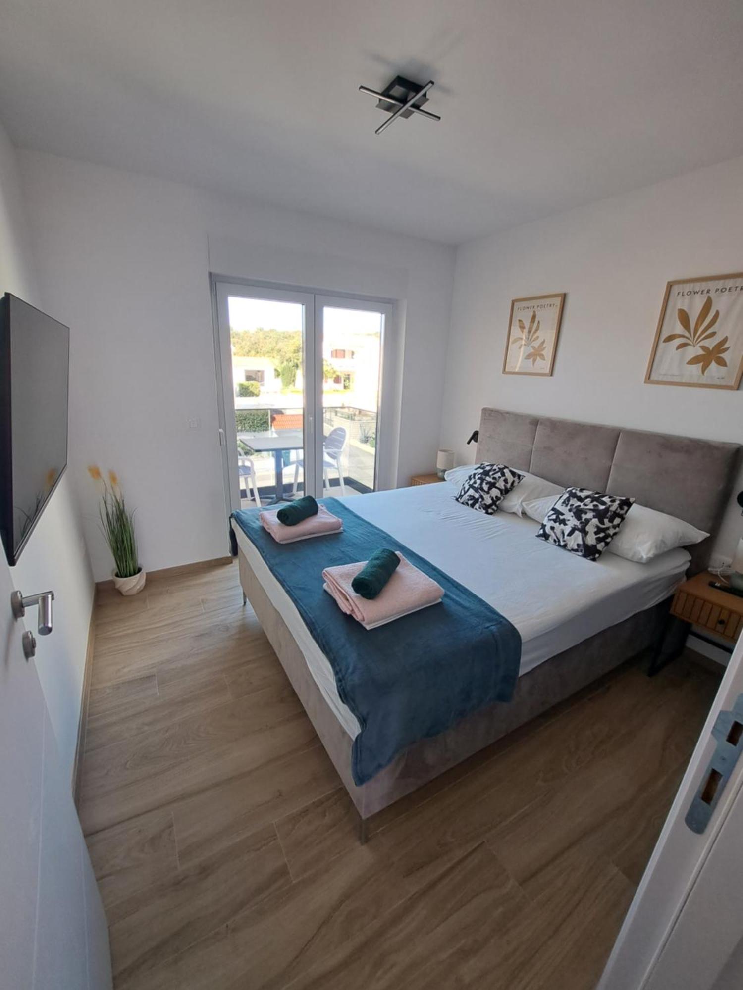 M&M Luxury Apartments Petrcane Εξωτερικό φωτογραφία